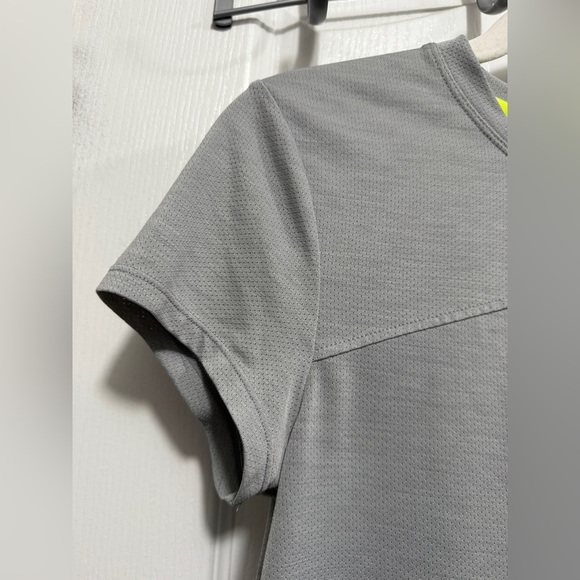 Athleta Shirt Open Back Breathable Stretch Womens S Gray Athleisure Casual EUC - Picture 14 of 16